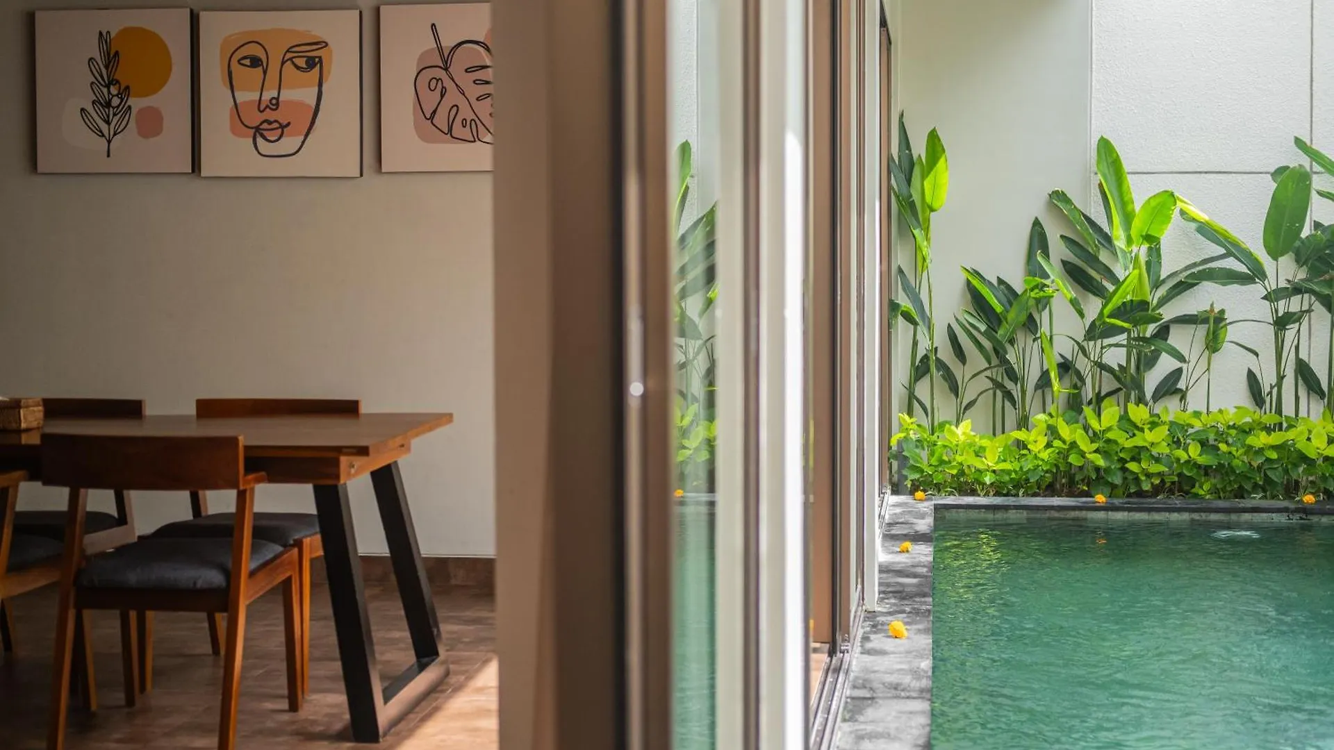 **** Hotel Kayumas Seminyak Resort Indonesia